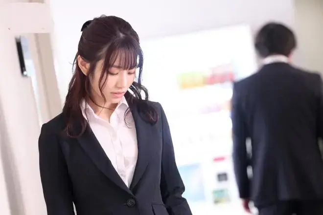 《和部长一起去出差旅》高清中字完整版-日本伦理片资源下载-免费在线观看无删减