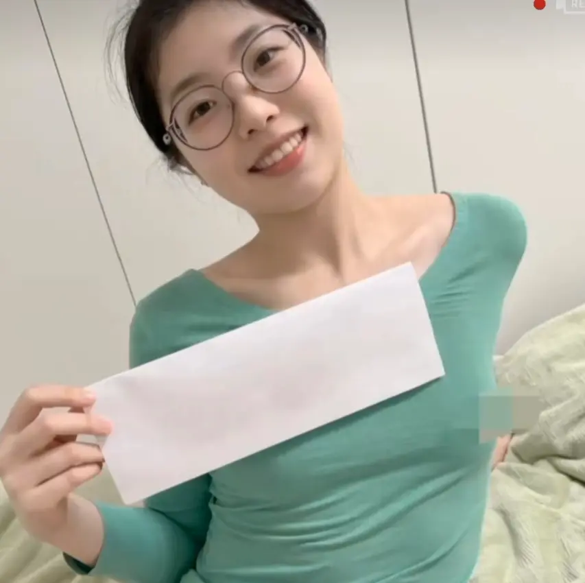 《秦嘉妮/秦嘉倪》青筋女王零广告观看入口-秦嘉倪邯郸眼镜妹生活合集1080P高清-反差素人天花板全系列资源